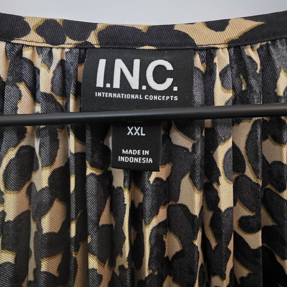 INC Leopard Pleated Print Top - Picture 8 of 8